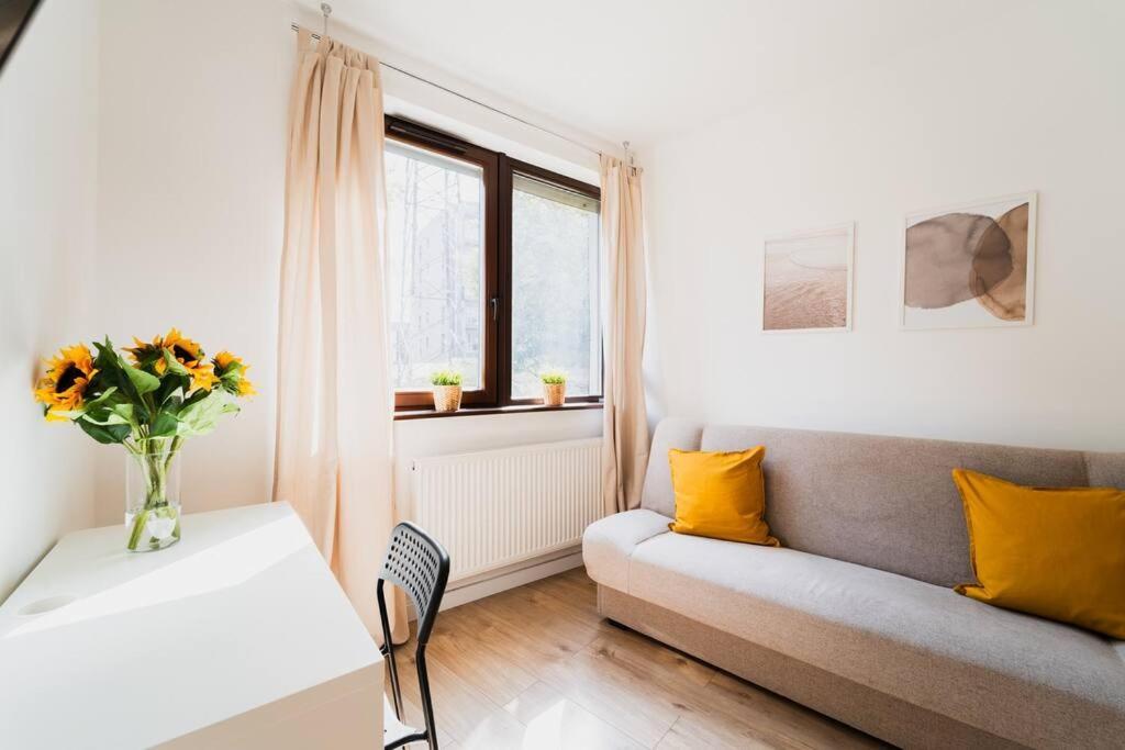 City Center - 3 Rooms - New Building - Private Parking Place - Garage Wrocław Kültér fotó