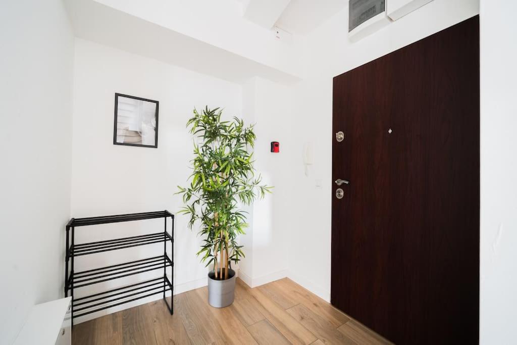 City Center - 3 Rooms - New Building - Private Parking Place - Garage Wrocław Kültér fotó